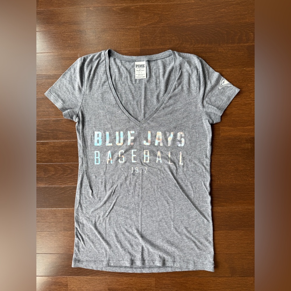 Victoria’s Secret PINK Toronto Blue Jays Logo T shirt
Grey/Silver